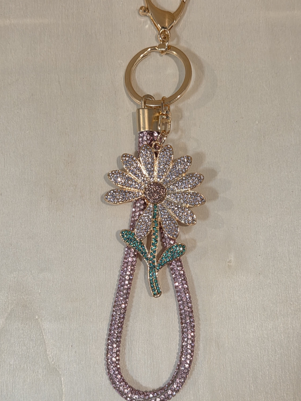 🌸 Lavender Dream Rhinestone Daisy Flower Wristlet Keychain